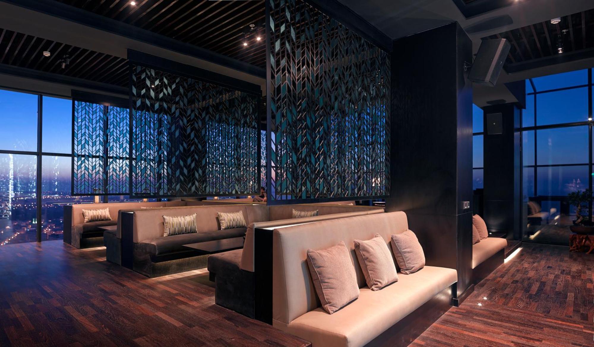 Ramee Grand Hotel And Spa Manama Exteriör bild The interior of the lounge