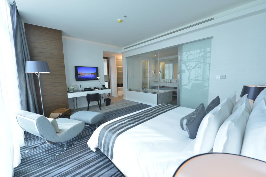 Ramee Grand Hotel And Spa Manama Rum bild Deluxe room