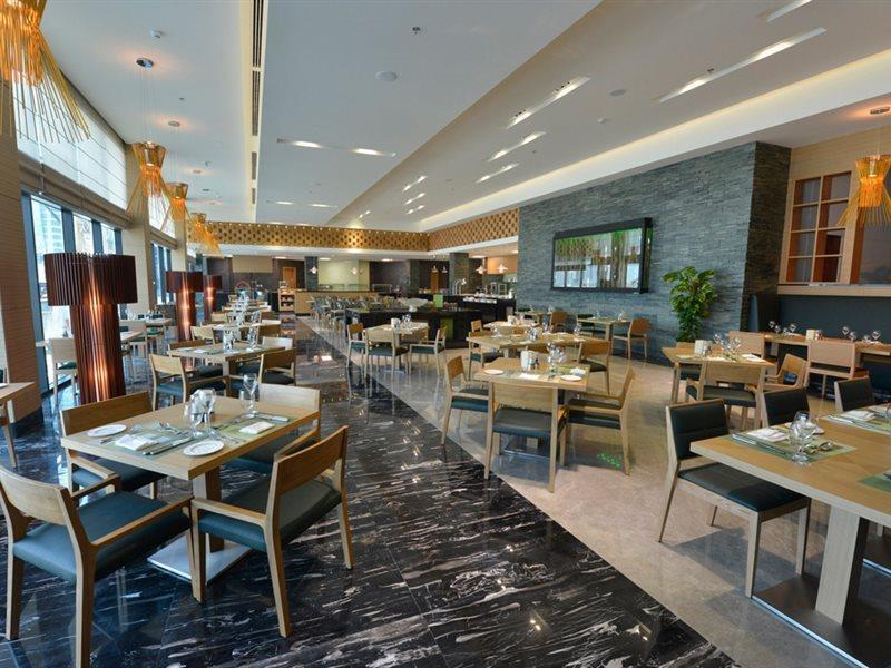 Ramee Grand Hotel And Spa Manama Exteriör bild The restaurant