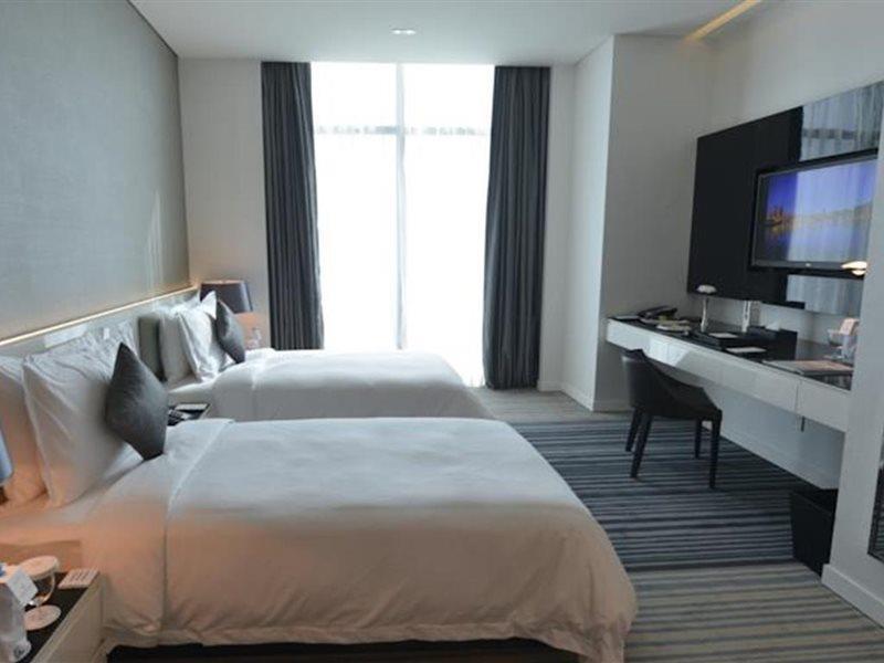 Ramee Grand Hotel And Spa Manama Exteriör bild Deluxe room