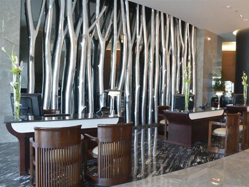 Ramee Grand Hotel And Spa Manama Exteriör bild The lobby of the hotel