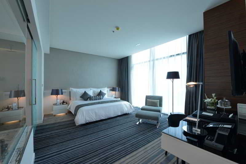 Ramee Grand Hotel And Spa Manama Exteriör bild Deluxe Suite